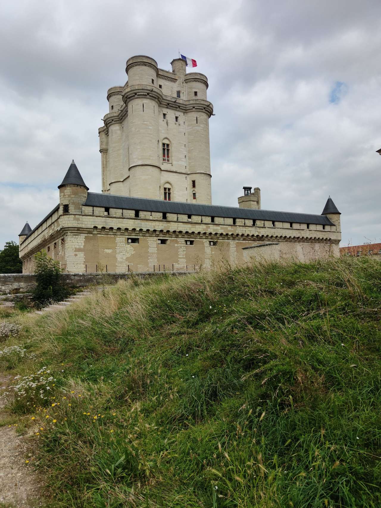 Le donjon et l’enceinte du château de Vincennes